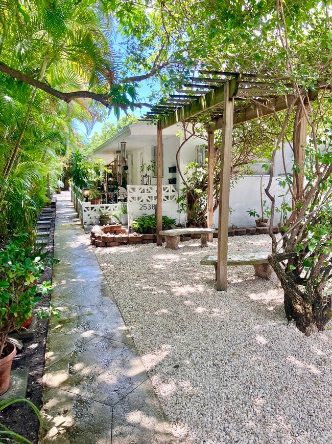 Photo - 2538 SW 11th St Unit #2