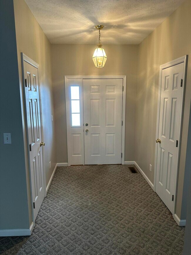 Photo - 1136 Richliev Ln