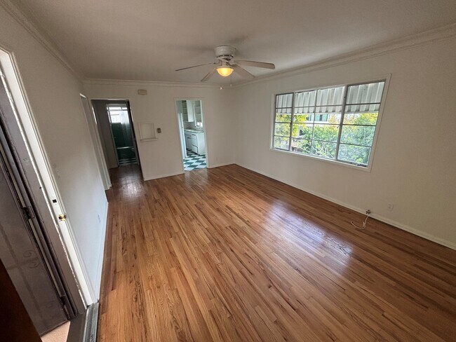 Photo - 126 S Wetherly Dr Apartments