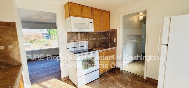 Photo - 10522 Addison St SW