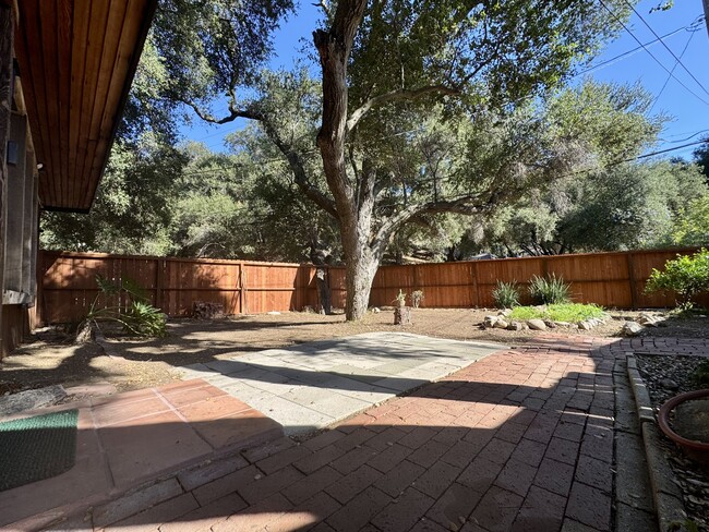 Photo - 1619 Oak Dr