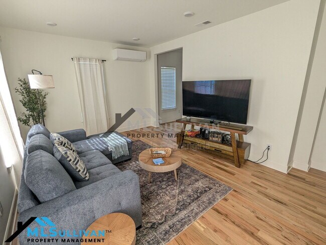 Photo - 1039 W Murray Ave