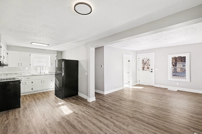 Photo - 92 S Clarkson St