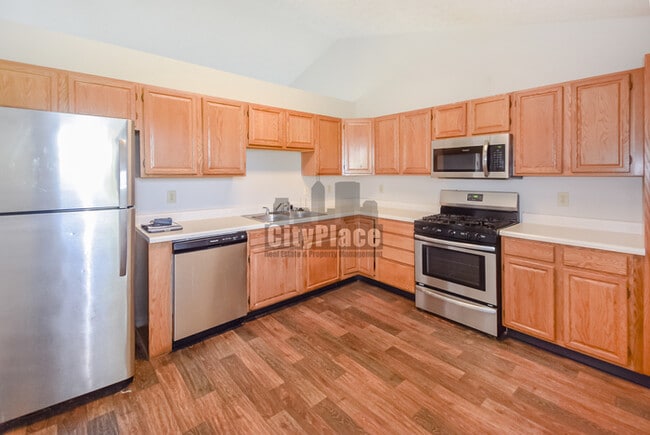 6830 Medallion Dr
