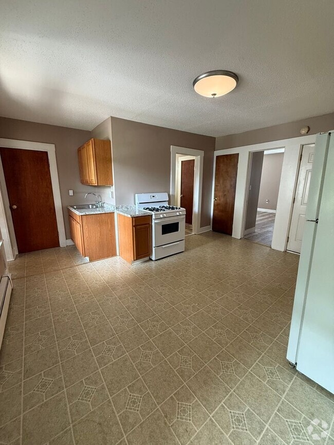 Building Photo - 207-209 Glen Street Unit 3N Rental