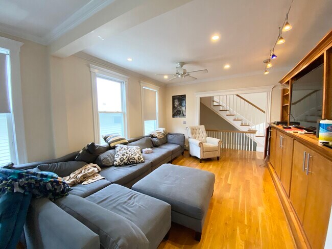 Photo - 27 Spring Garden St Unit T