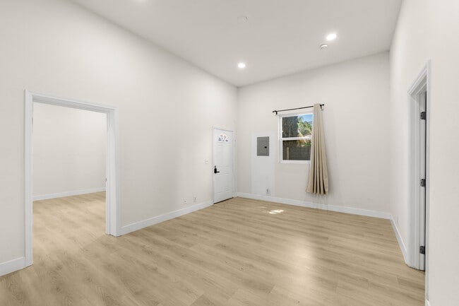 Photo - 1331-1333 S Park Ave Unidad 1333