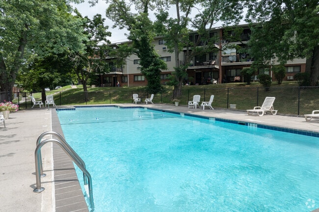 Pool (alternate view) - WaterView Living