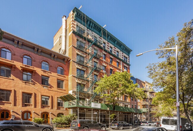 Photo - 234 W 21st St