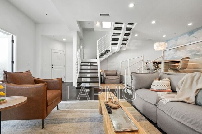 Photo - 9842 Portola Dr