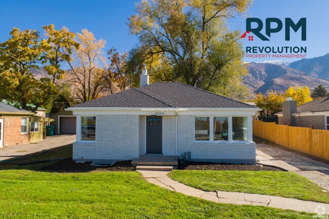 Building Photo - Room for rent in Great Ogden Location! Unit 3034 Harrison - 1 Rental
