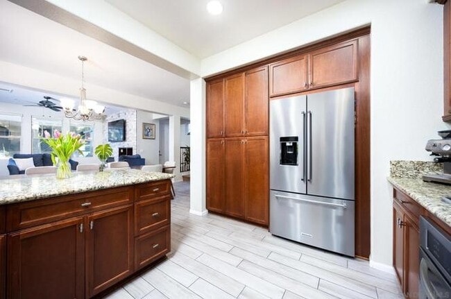 Photo - 1813 Cyan Ln