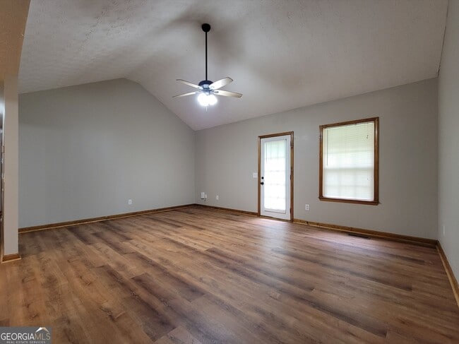 Photo - 522 Carl-Cedar Hill Rd