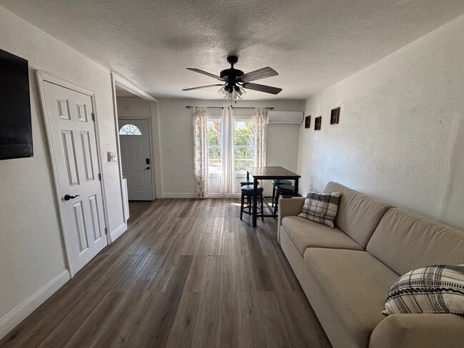 1885 Springtime Ave