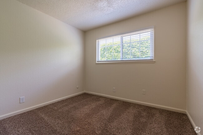 2BR, 1BA - 675SF (Hardwood) - Second Bedroom - Stonebrook Apartments