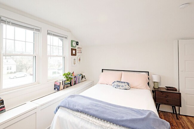 Photo - Nicely Updated Fry's Spring Apartment With Utilities Included Unit Fontaine Ave 2309 #4