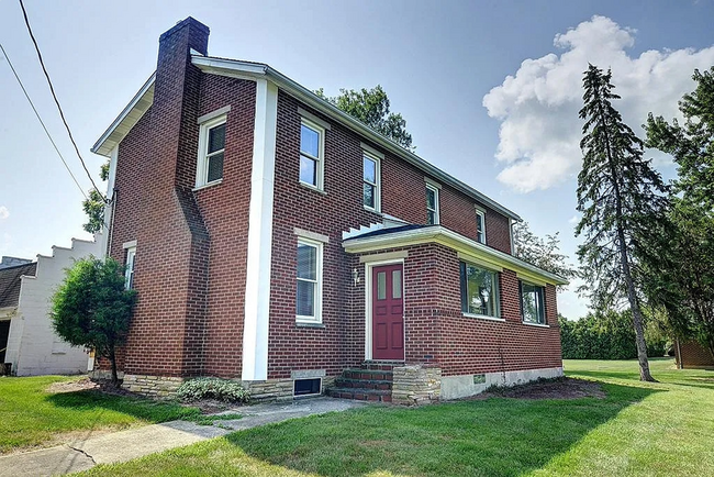 Building Photo - Renovated Farmhouse on Over 2 Acres – Waynesville Schools