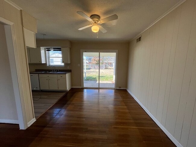 Photo - Renovated 3 Bedroom 1 Bath Home with 1 Car Garage for Rent!