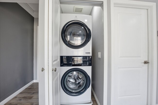 Photo - 2423 Smokewood Pl