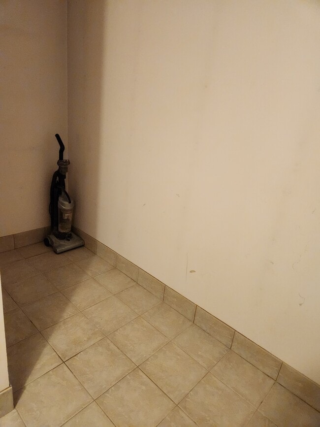 Photo - 1700 University Ave W Unit 301