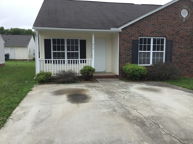 2-Bedroom 2-Bath Renovated Duplex - 2-Bedroom 2-Bath Renovated Duplex House