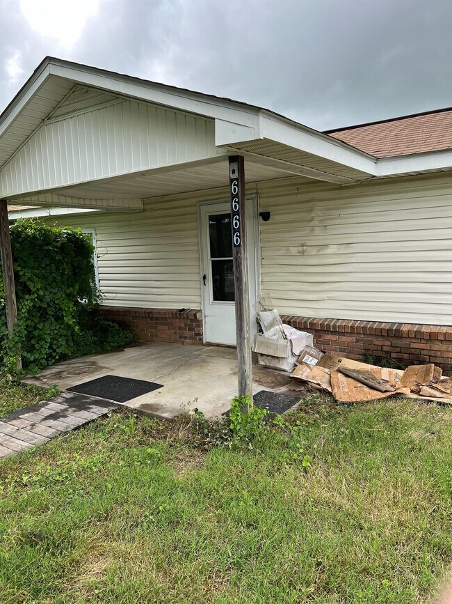 Photo - 6666 Hwy 411