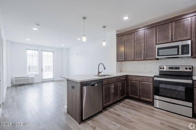 Photo - 126 Main St Unidad 211