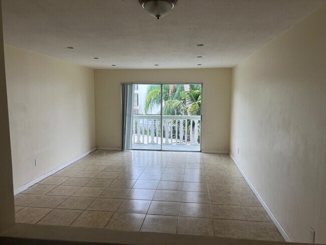 Photo - 15225 NE 6th Ave