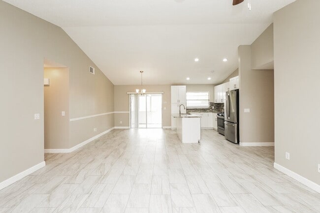 Photo - 2767 Muscatello St