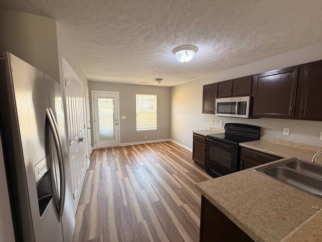 Photo - Nice 3 BR 2 Bath Available Now in Murfreesboro!