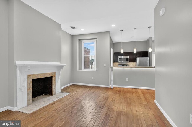 Photo - 4420 Chestnut St Unit 2