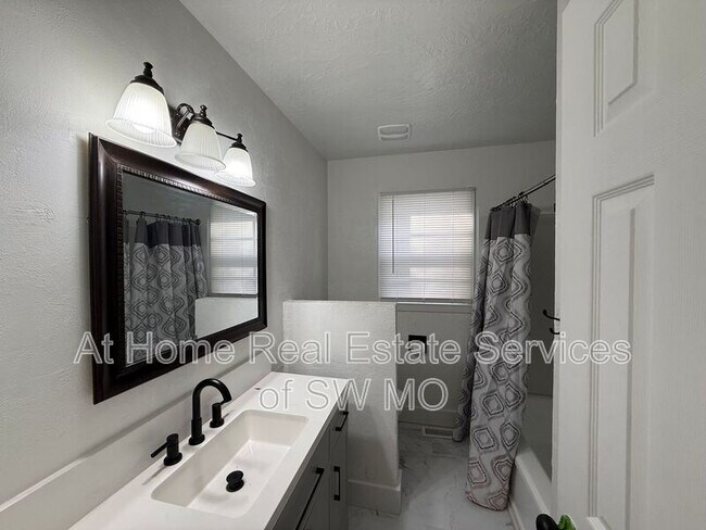 Photo - 1040 E Cherokee St