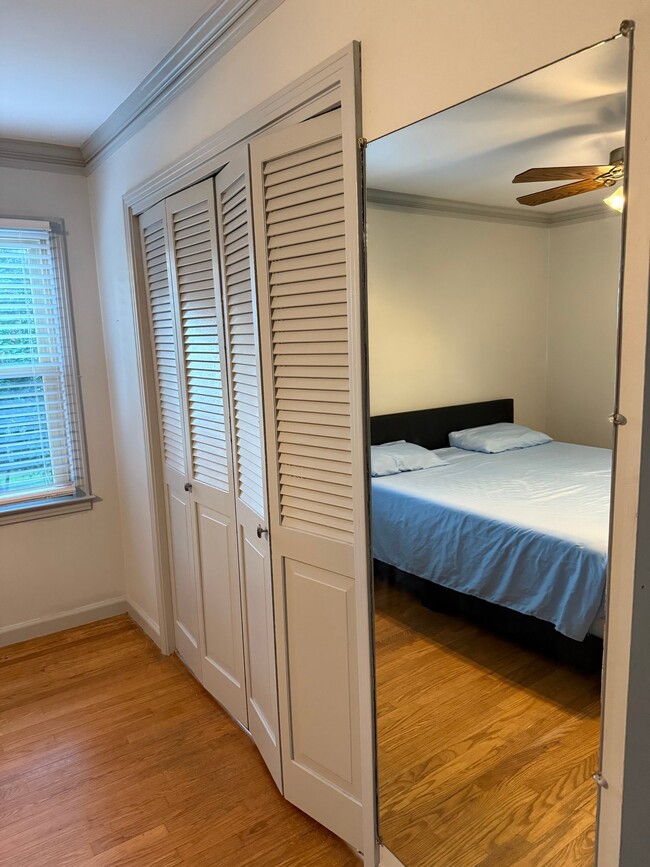 Photo - 212 White Oak St