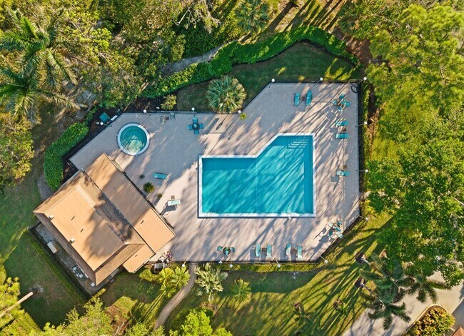 413 Augusta Blvd Unit 302