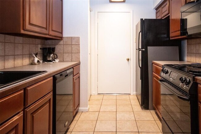 Photo - 2425 Holly Hall St Unit 31