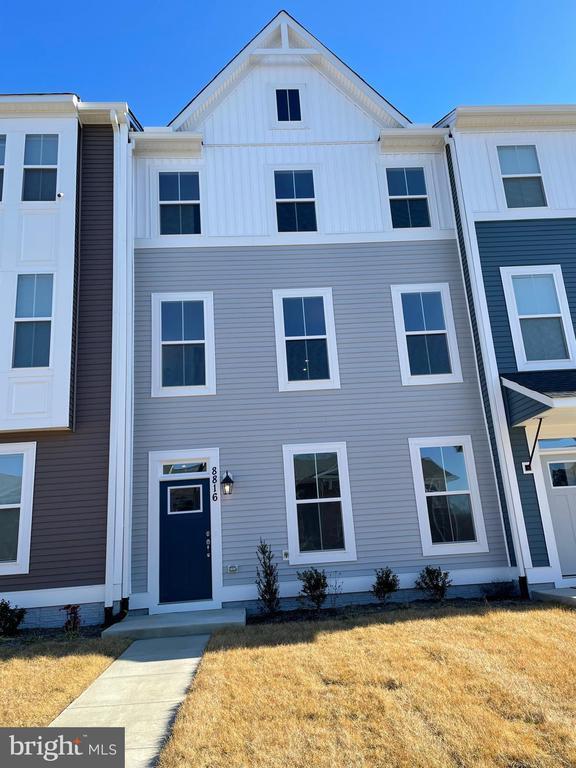 Building Photo - 8816 Selby Ct