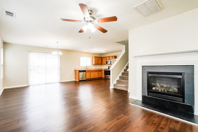 Photo - 6037 Ladish Ln