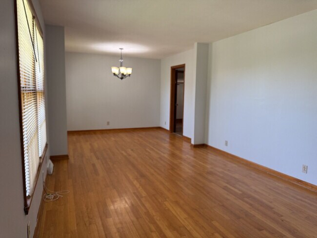 "Discover Comfort and Space: Charming 3-Bed, 2-Bath Home in Huntsville's Heart - 1808 Sq. Ft. of ...