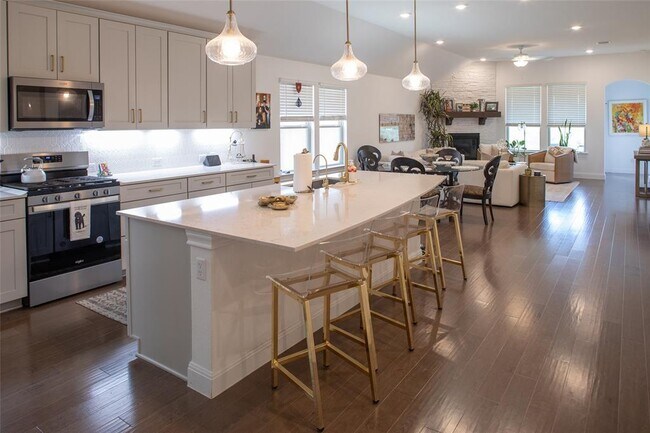 Photo - 6808 Cliff Rose Dr
