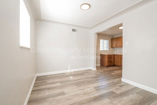 Photo - 1281 Victor St