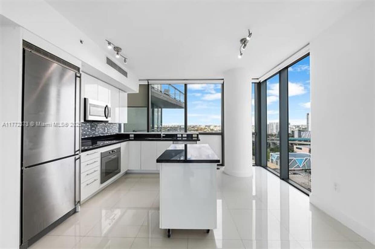 Photo - 92 SW 3rd St unit 21-10 (A11772373)