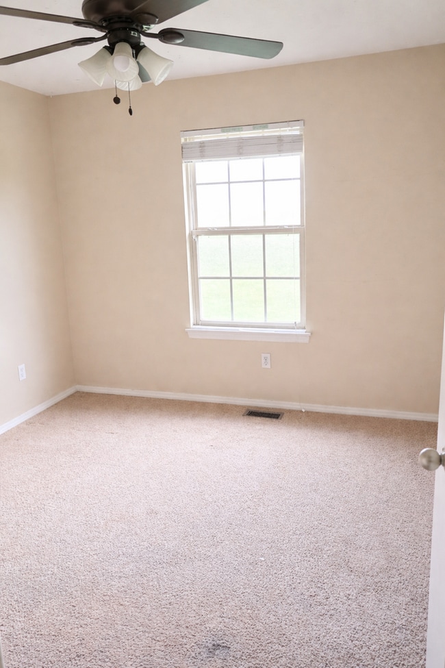 Photo - Spacious 3 Bed, 2 Bath Duplex in Prime Ozark Location