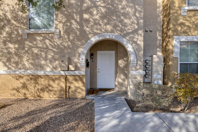 GREAT 2 BEDROOM CONDO IN THE SW - GATED CO... - GREAT 2 BEDROOM CONDO IN THE SW - GATED CO...