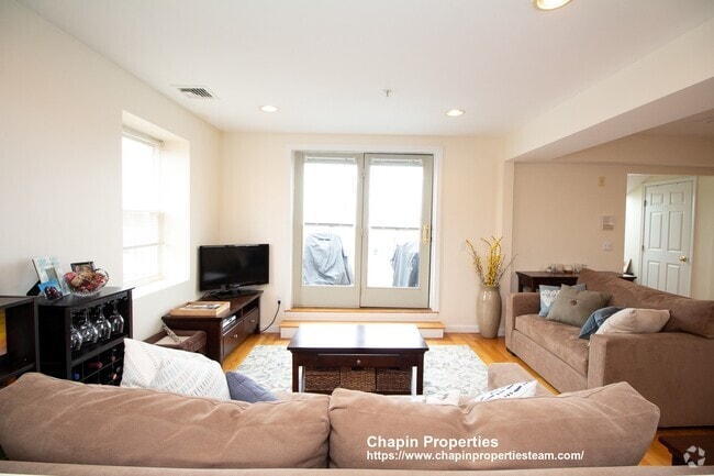 Building Photo - 300 Washington St Unit 4 Rental