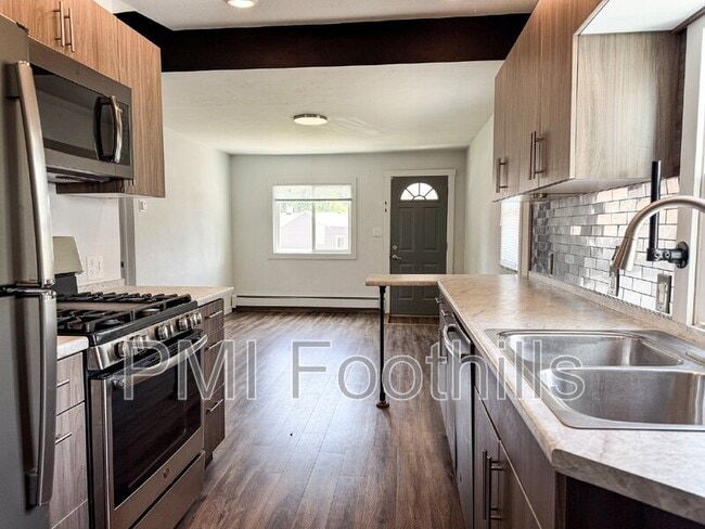 Photo - 825 E Dartmouth Ave