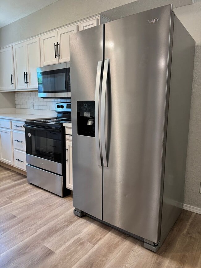 Building Photo - Newly renovated 3 bedroom 2.5 baths Rental