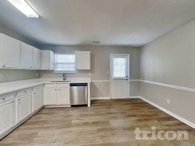 Photo - 207 Crystal Ct