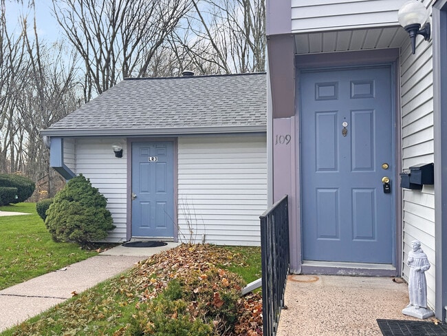 Photo - 109 Candlewood Dr Unit 109