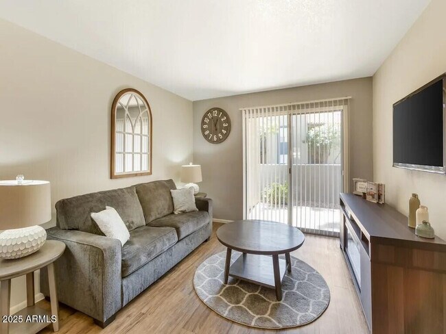 Photo - 164 N 74th St Unidad 2D