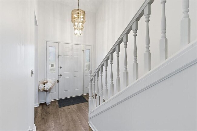 Photo - 1512 Stoneleigh Way